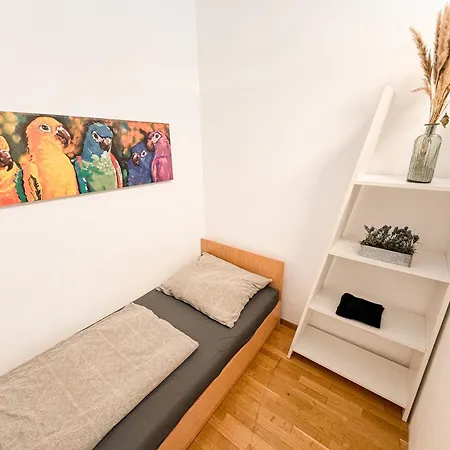 Apartment Lend - Design 1 *